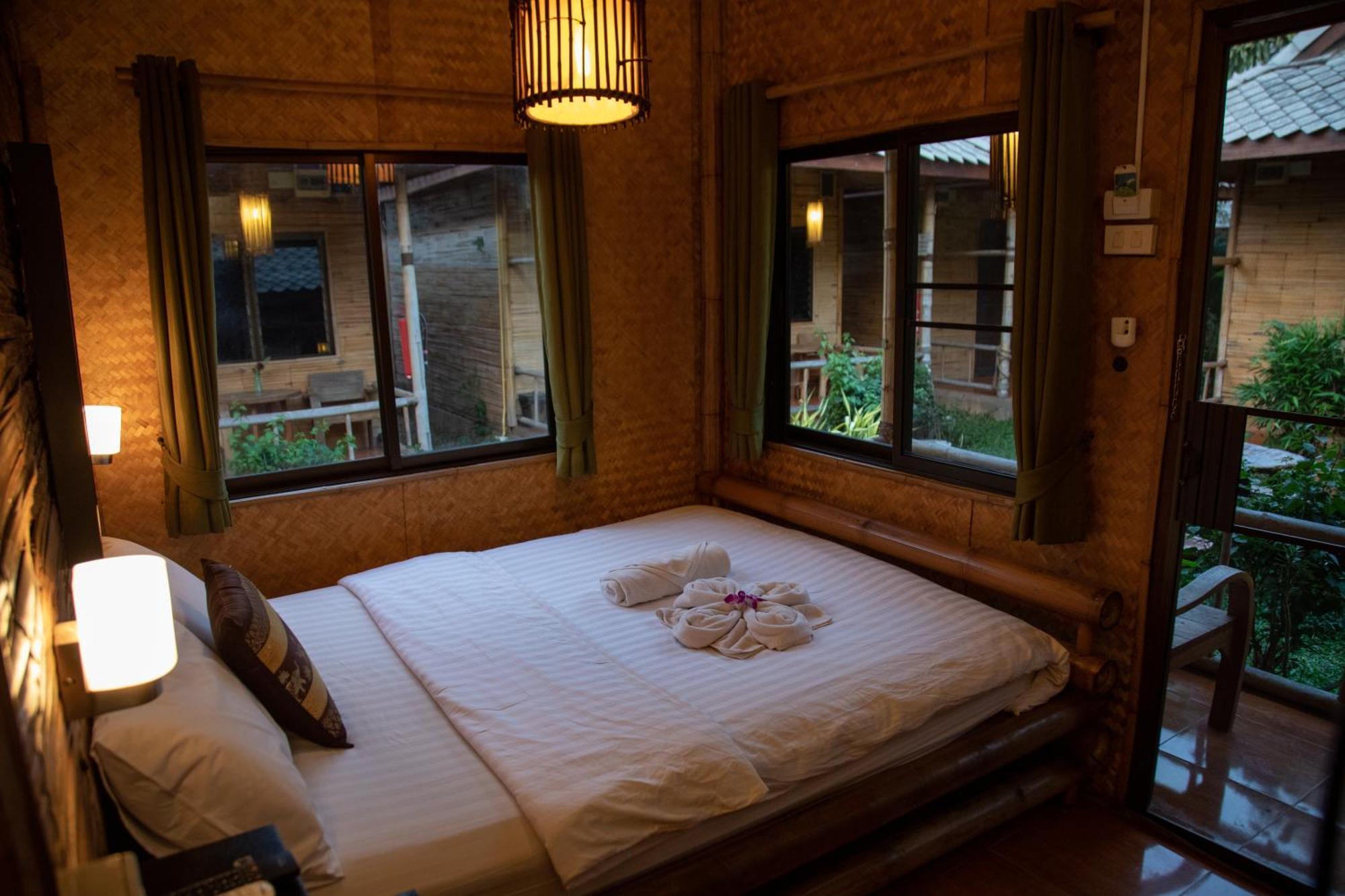 Boutique Hotel & Restaurant, Jaidee Bamboo Huts Chiang Mai Eksteriør billede