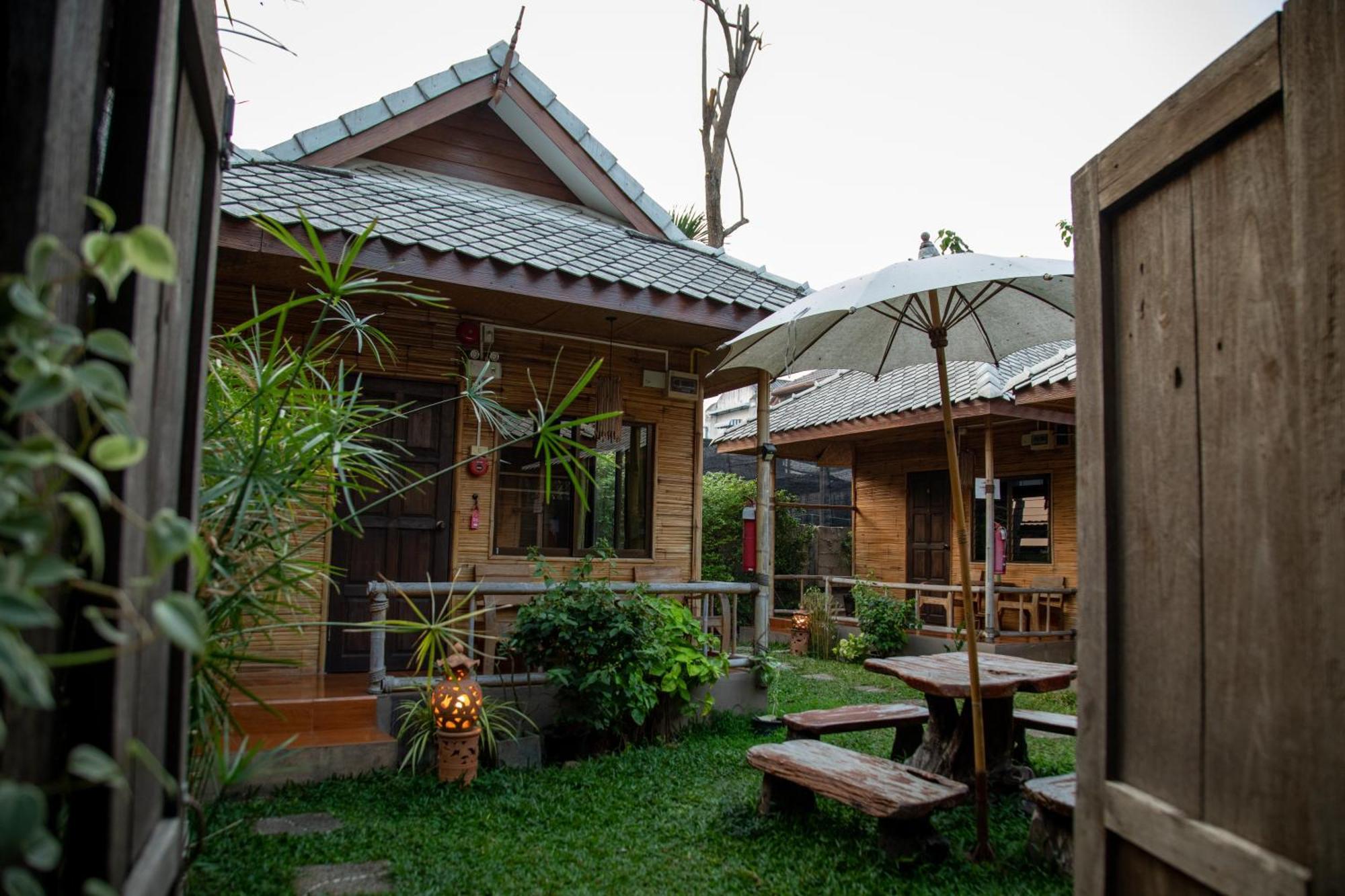 Boutique Hotel & Restaurant, Jaidee Bamboo Huts Chiang Mai Eksteriør billede