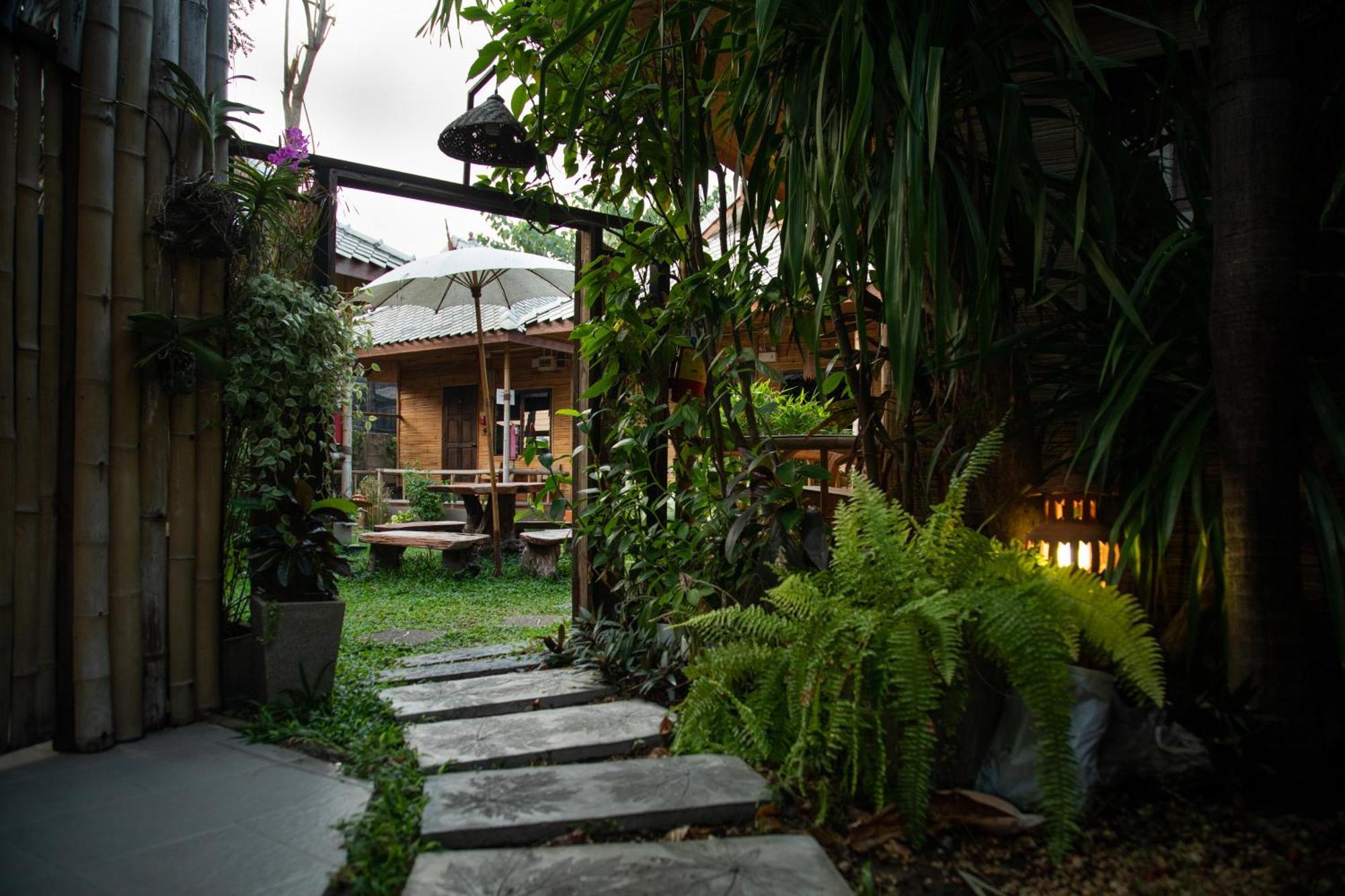 Boutique Hotel & Restaurant, Jaidee Bamboo Huts Chiang Mai Eksteriør billede