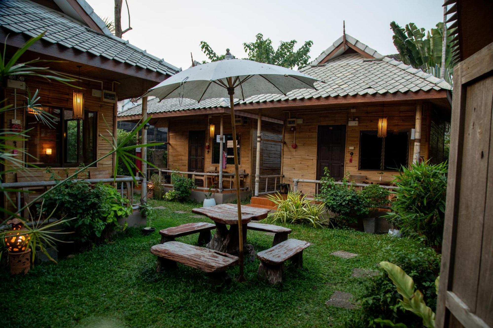 Boutique Hotel & Restaurant, Jaidee Bamboo Huts Chiang Mai Eksteriør billede
